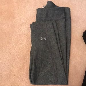 3/4 length grey under armour leggings